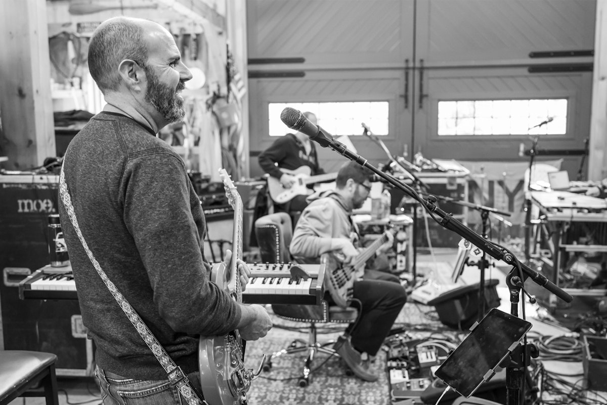 Jam bands and ski patrolling: An interview with guitarist Al Schnier of moe.