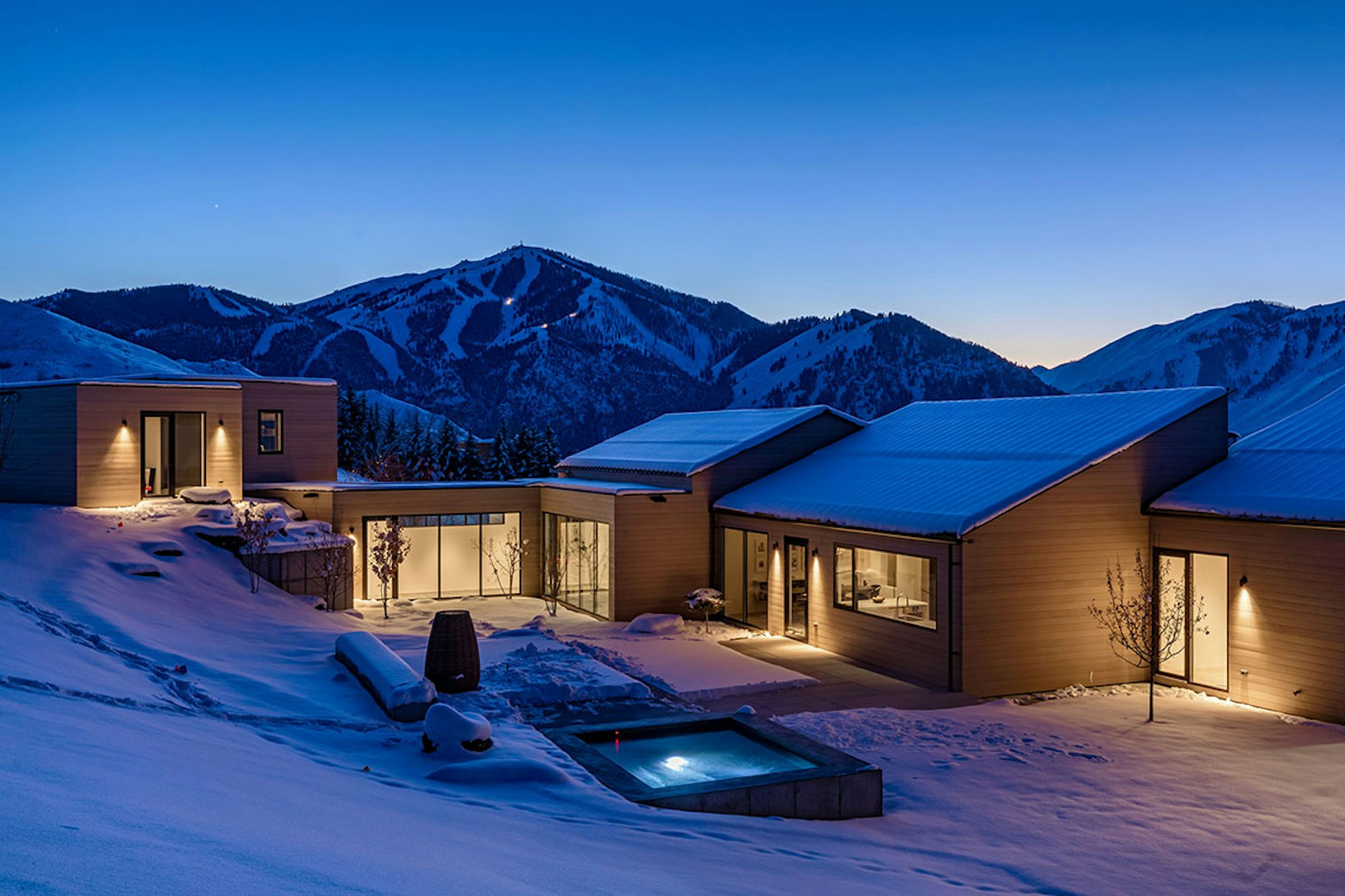 Want to buy a ski home? Consider these 7 tips