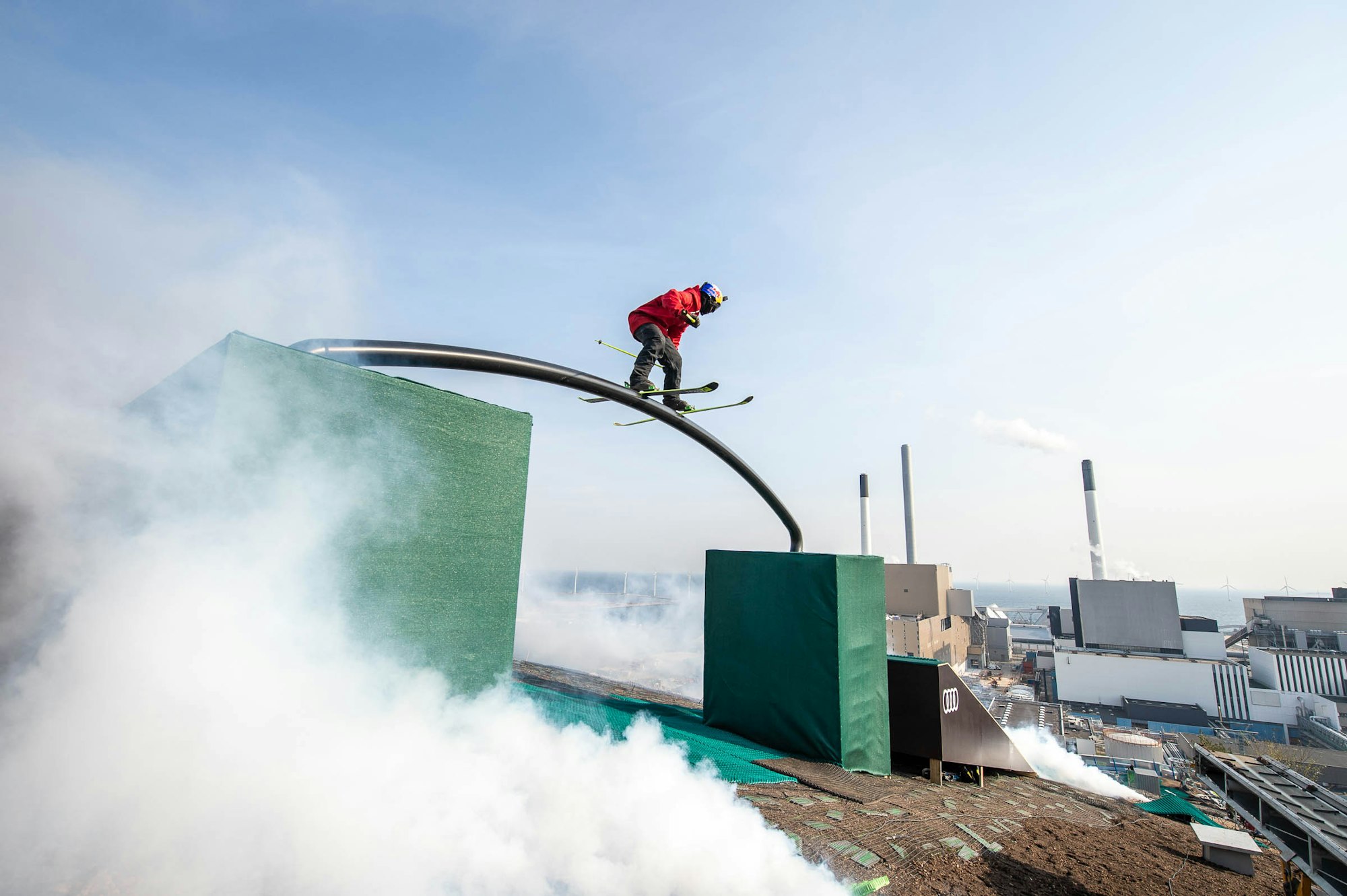[Must-watch] Jesper Tjäder skis down CopenHill Waste-to-Energy Plant
