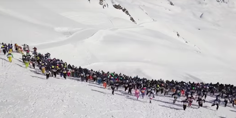 [Must Watch] 500 skiers race to the finish at Red Bull Homerun in Davos, Switzerland