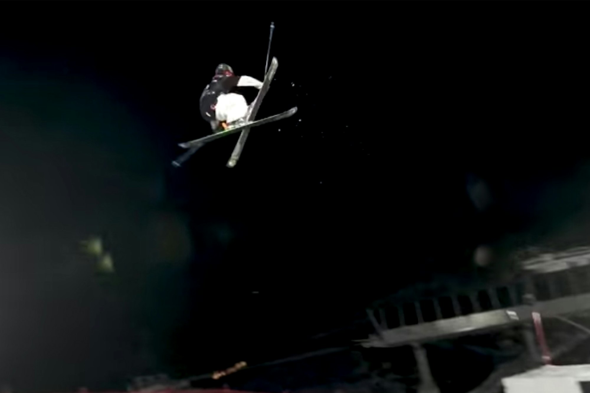 Pull back the curtain on Henrik Harlaut's competition season in episode 2 of Raw Files