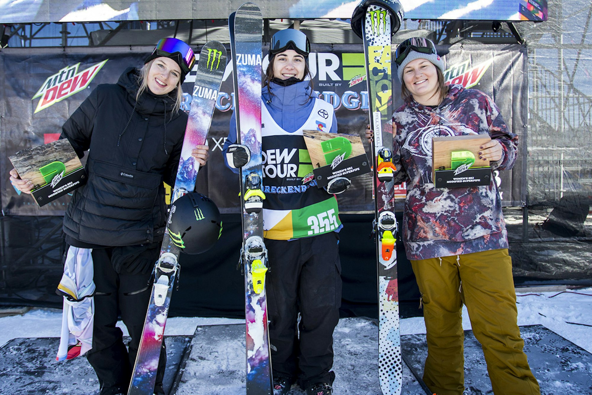 Rachael Karker, Cassie Sharpe, Devin Logan lay it down in new modified superpipe