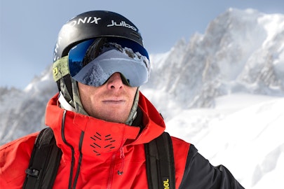 Enter this Cyber Monday giveaway to win Julbo Skydome Goggles