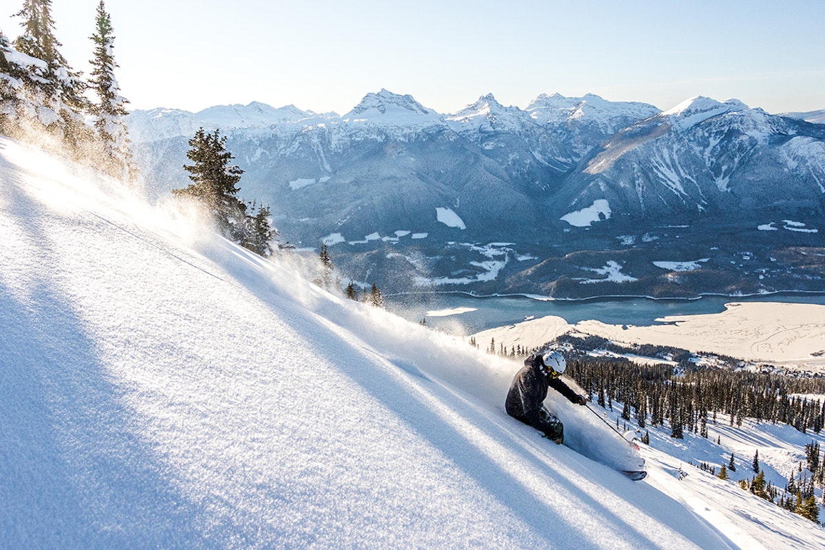 Don't hesitate; Book a ski trip with your friends