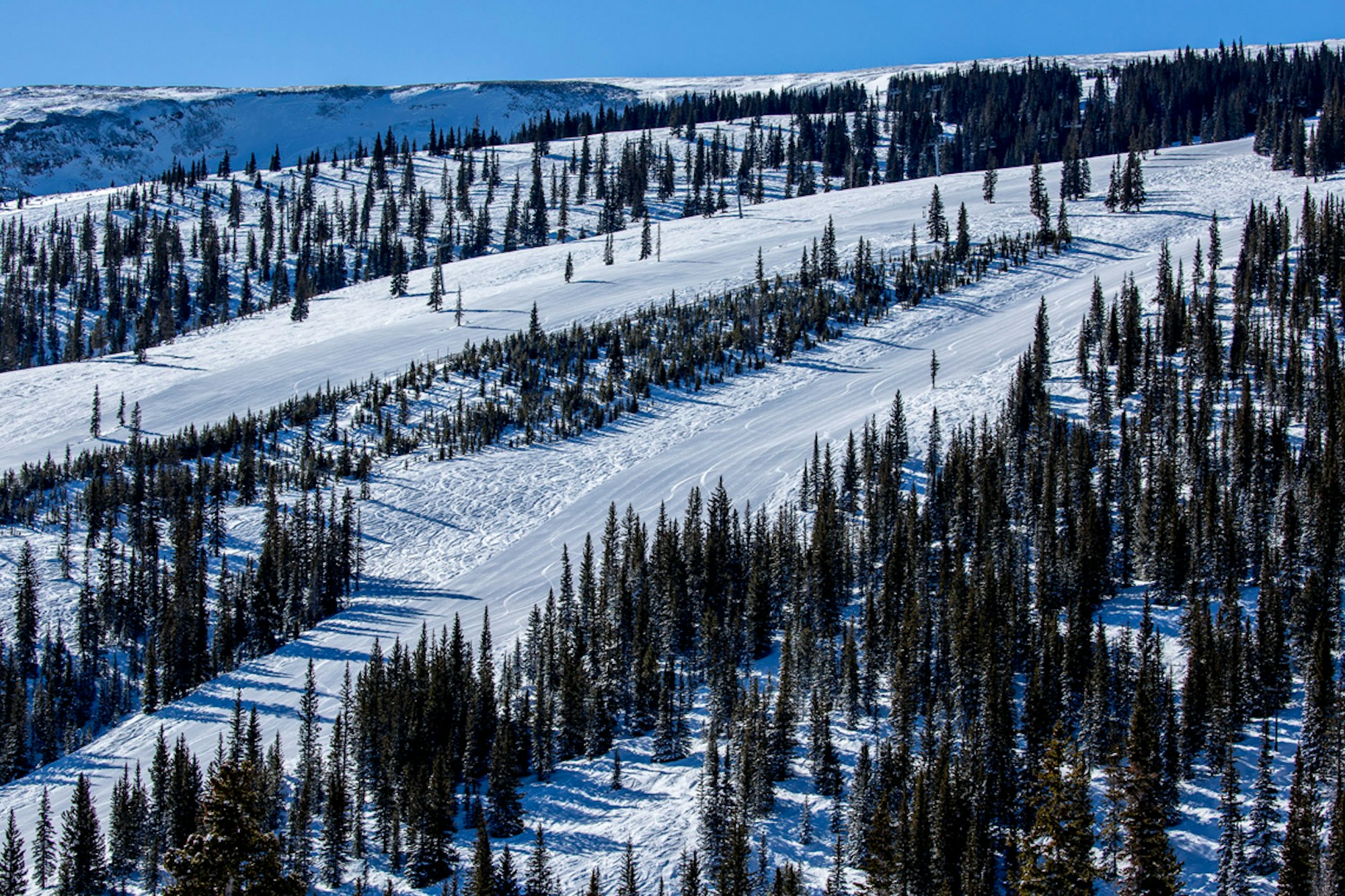 Ski resorts react to labor shortage, raise base pay for employees