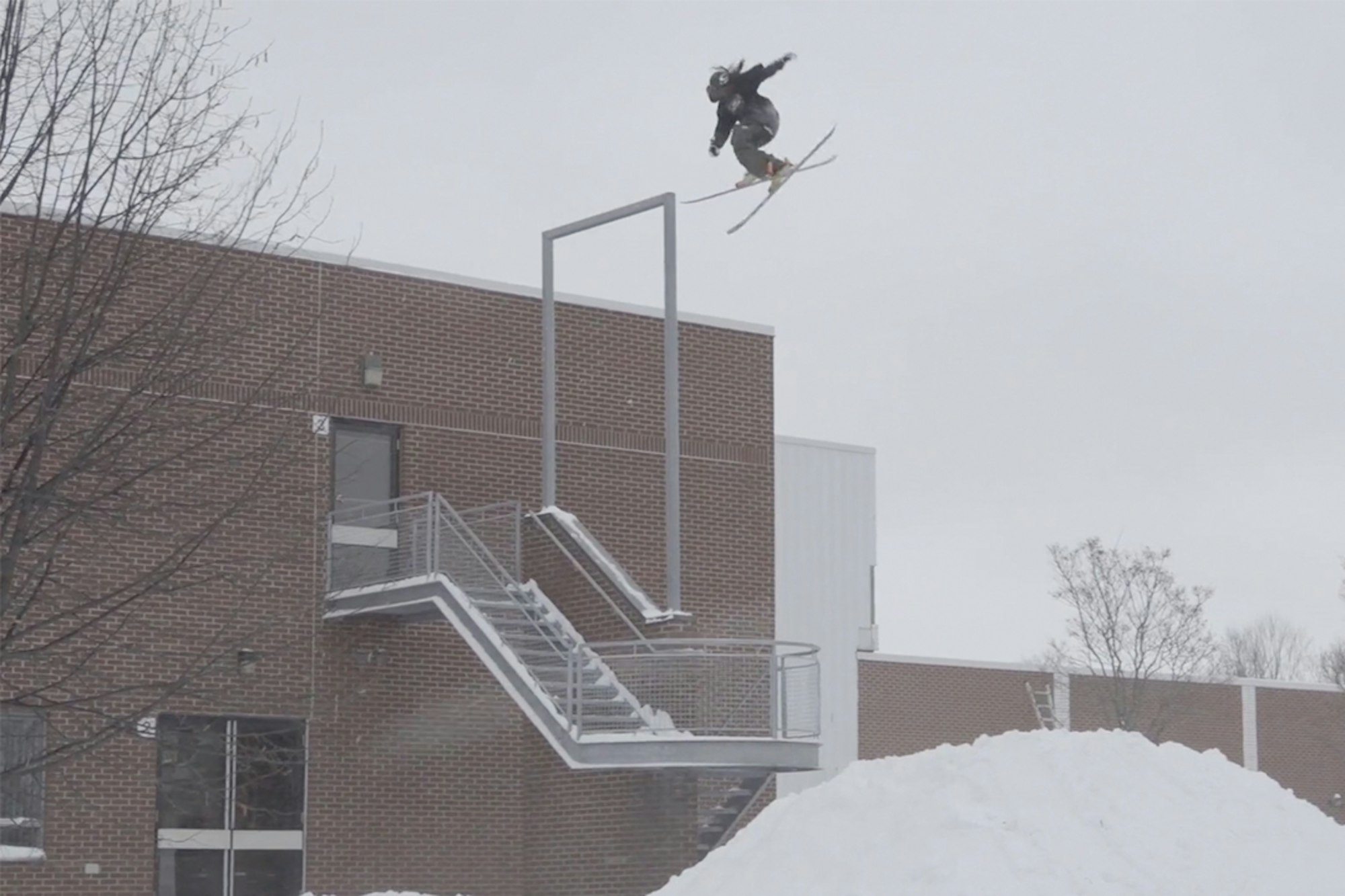 Massive, terrifying features galore in Émile Bergeron's latest video