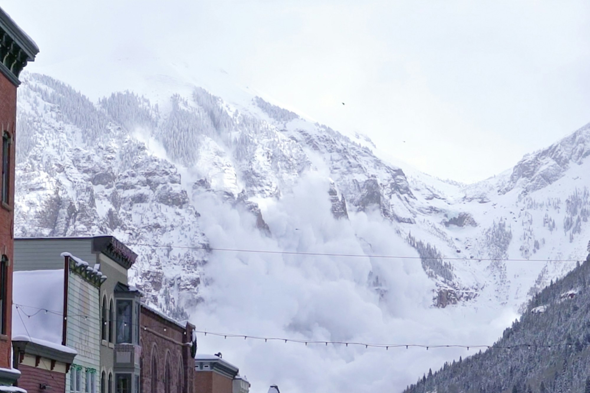 Watch a massive avalanche take place in Telluride, Colorado