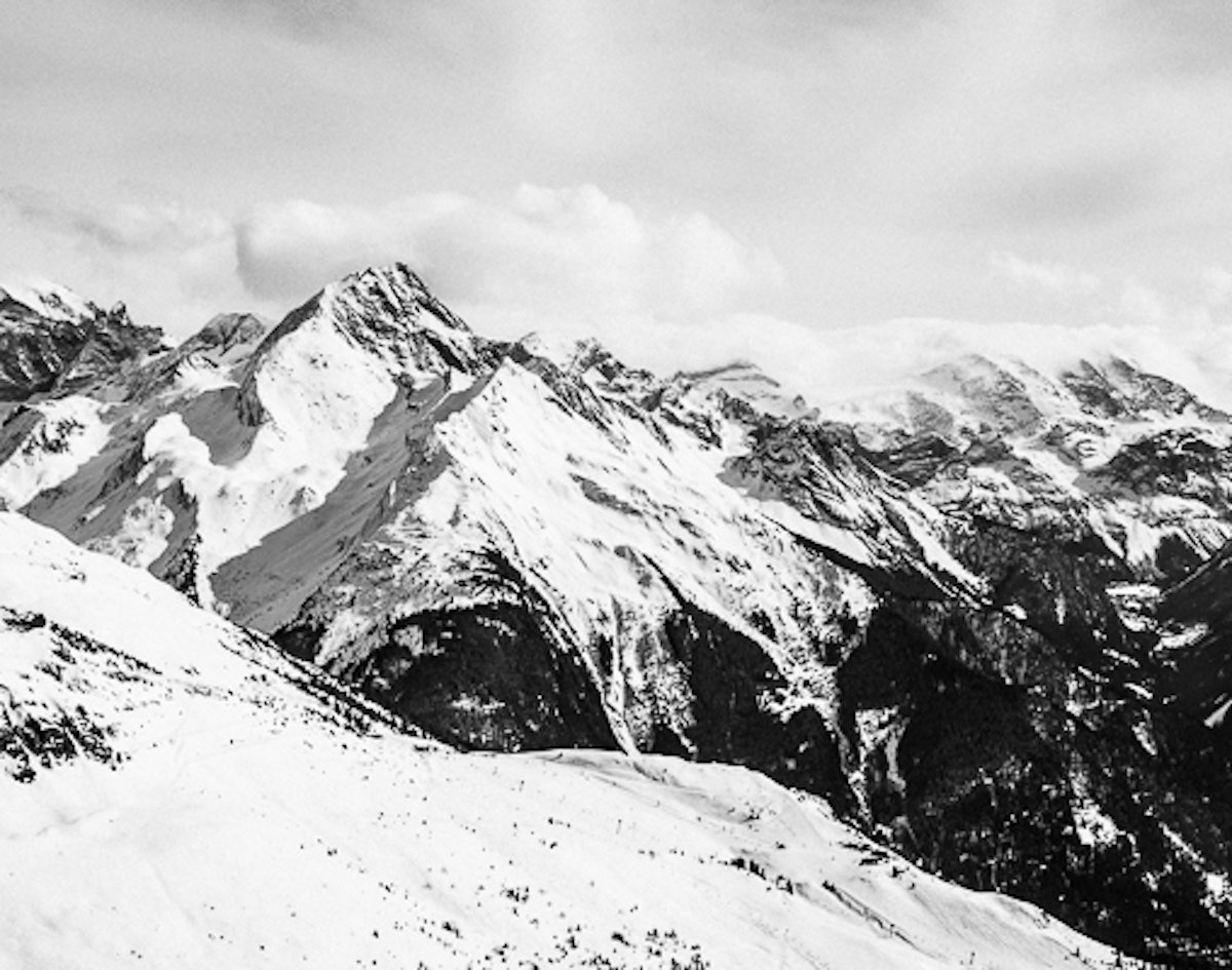 Spin, December 2012: A night at the pub, watching all the other kids