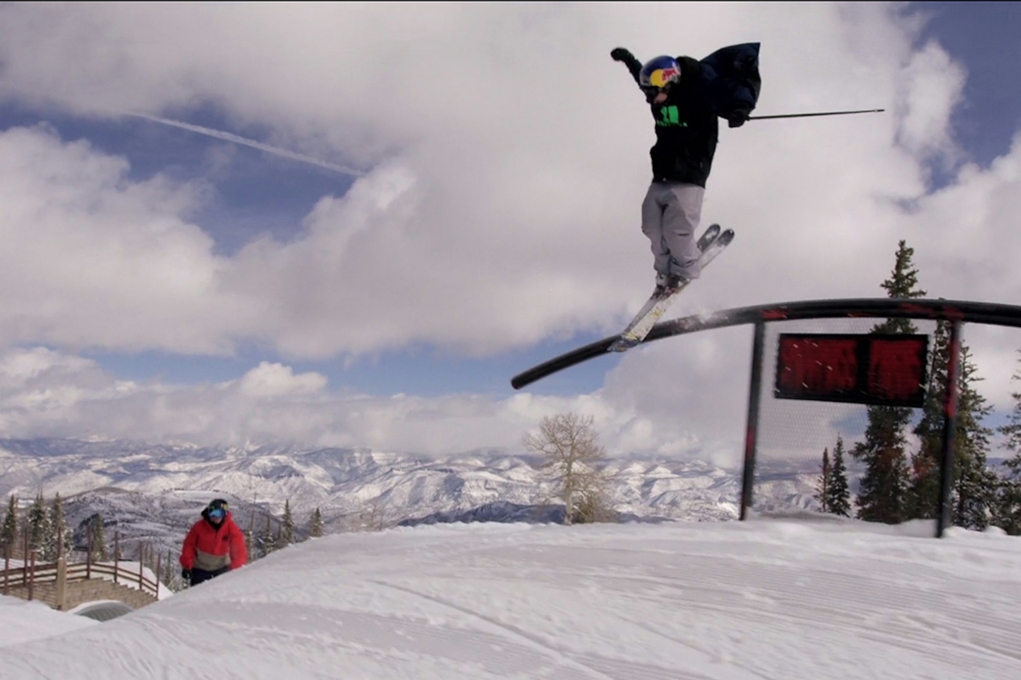 Join Aspen’s finest on a sunny, top-to-bottom park lap
