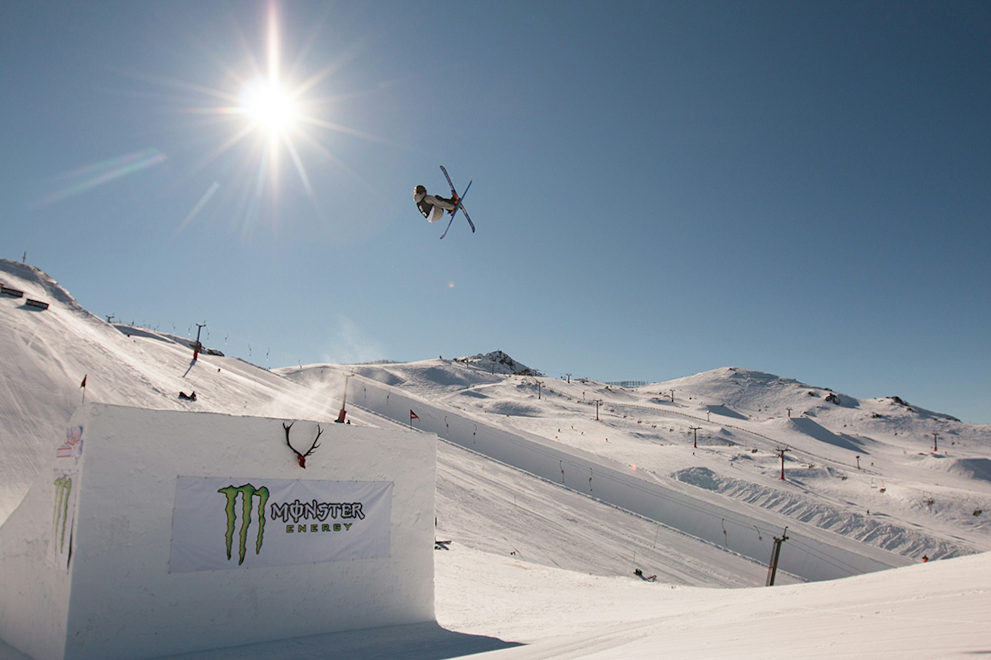 The pros go huge in this action-packed Jossi Wells Invitational recap