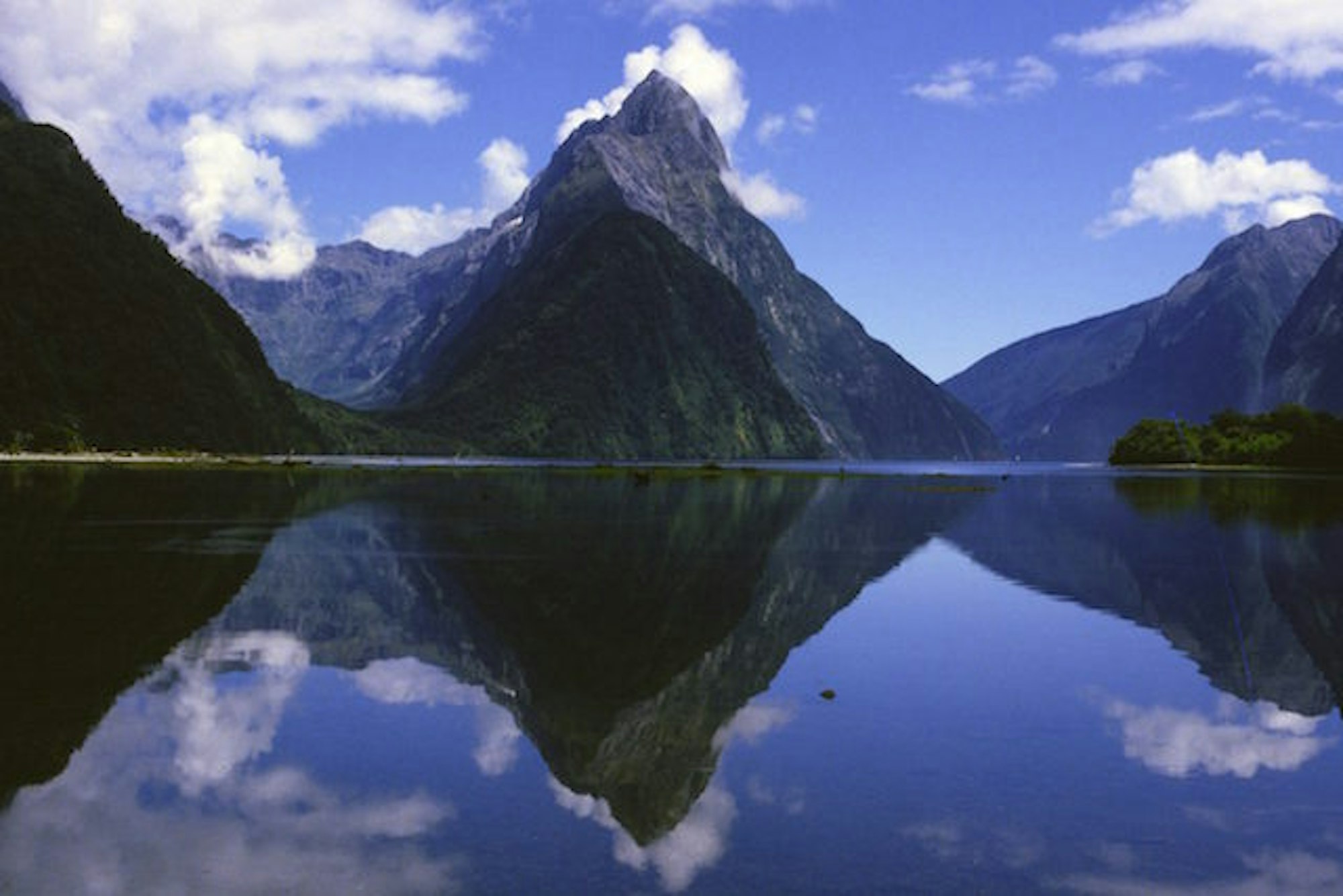 Eyre Mountains Symmetry Peaks Creative Commons wfeiden