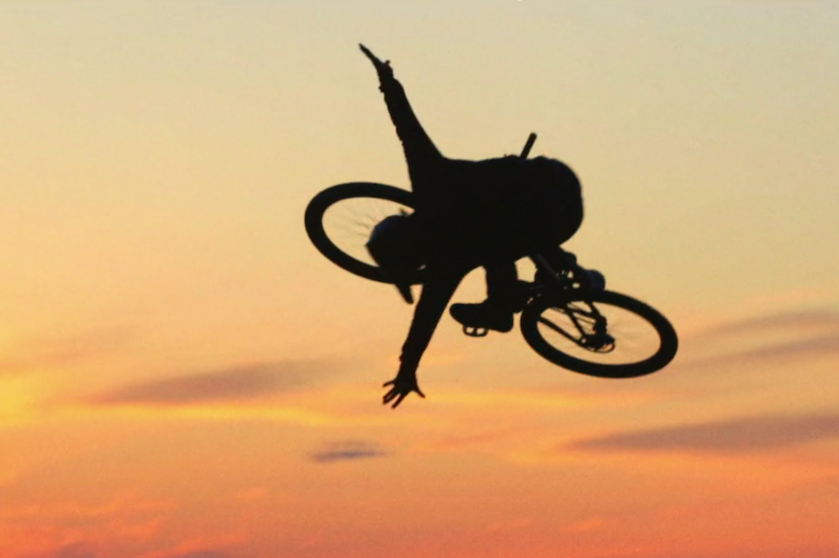 Boat-towing failure, epic skiing and sunset biking: 10 videos for your Monday Morning Wake Up Call