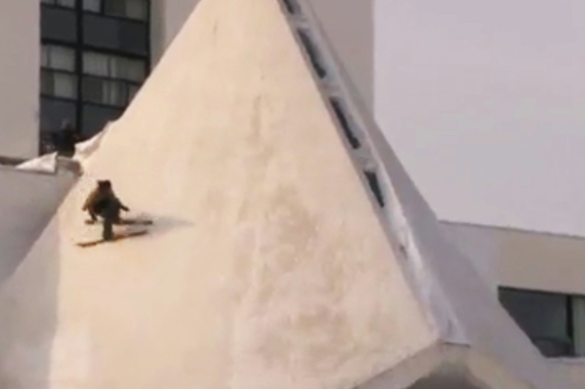 The HG Skis Team shreds the concrete jungle in trailer for "Children of the Guan"