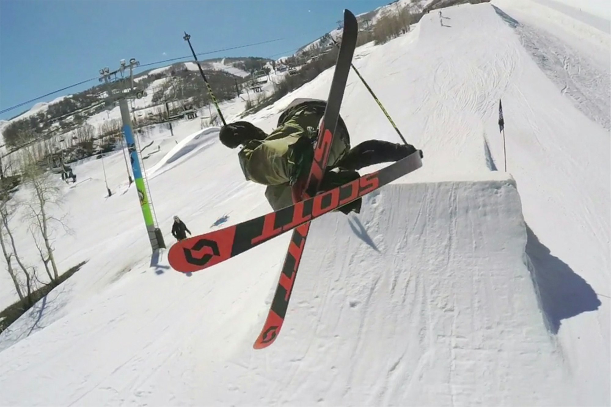 [Must-Watch] These shots of McRae Williams are so damn sick