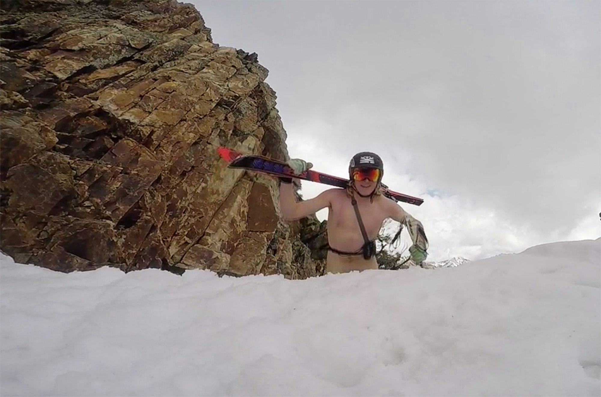 Watch: Daring duo shreds classic straight skis whilst bare-naked