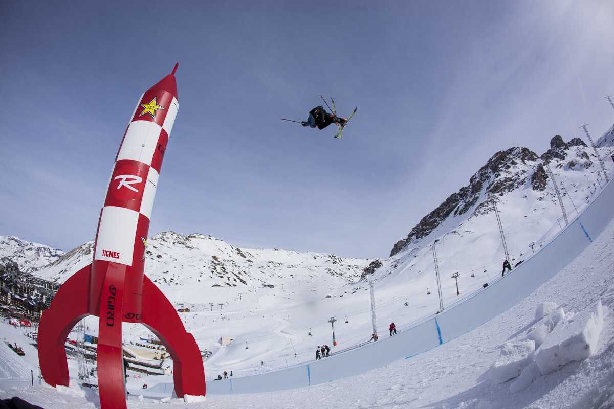 Watch: Joffrey Pollet-Villard breaks world record for ski superpipe high air