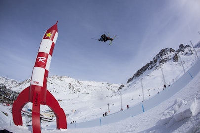 Watch: Joffrey Pollet-Villard breaks world record for ski superpipe high air
