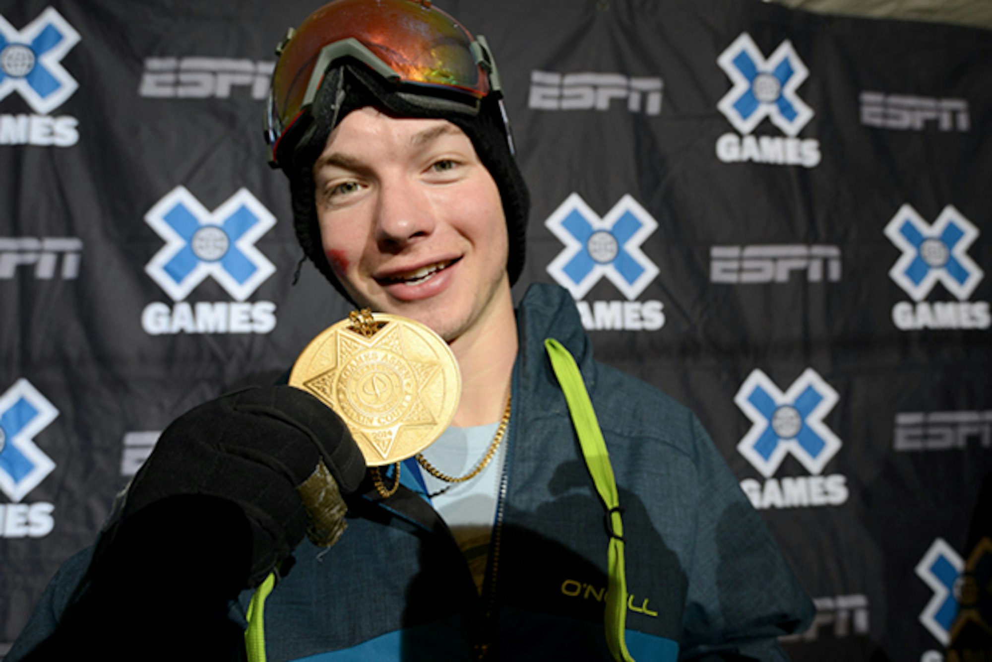 Pro skiers take aim at FIS in passion-filled blog posts