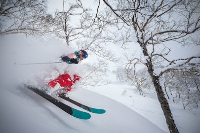 Ingrid Backstrom and Izzy Lynch discover waist-deep bliss in final ep. of "Unplugged Japan"