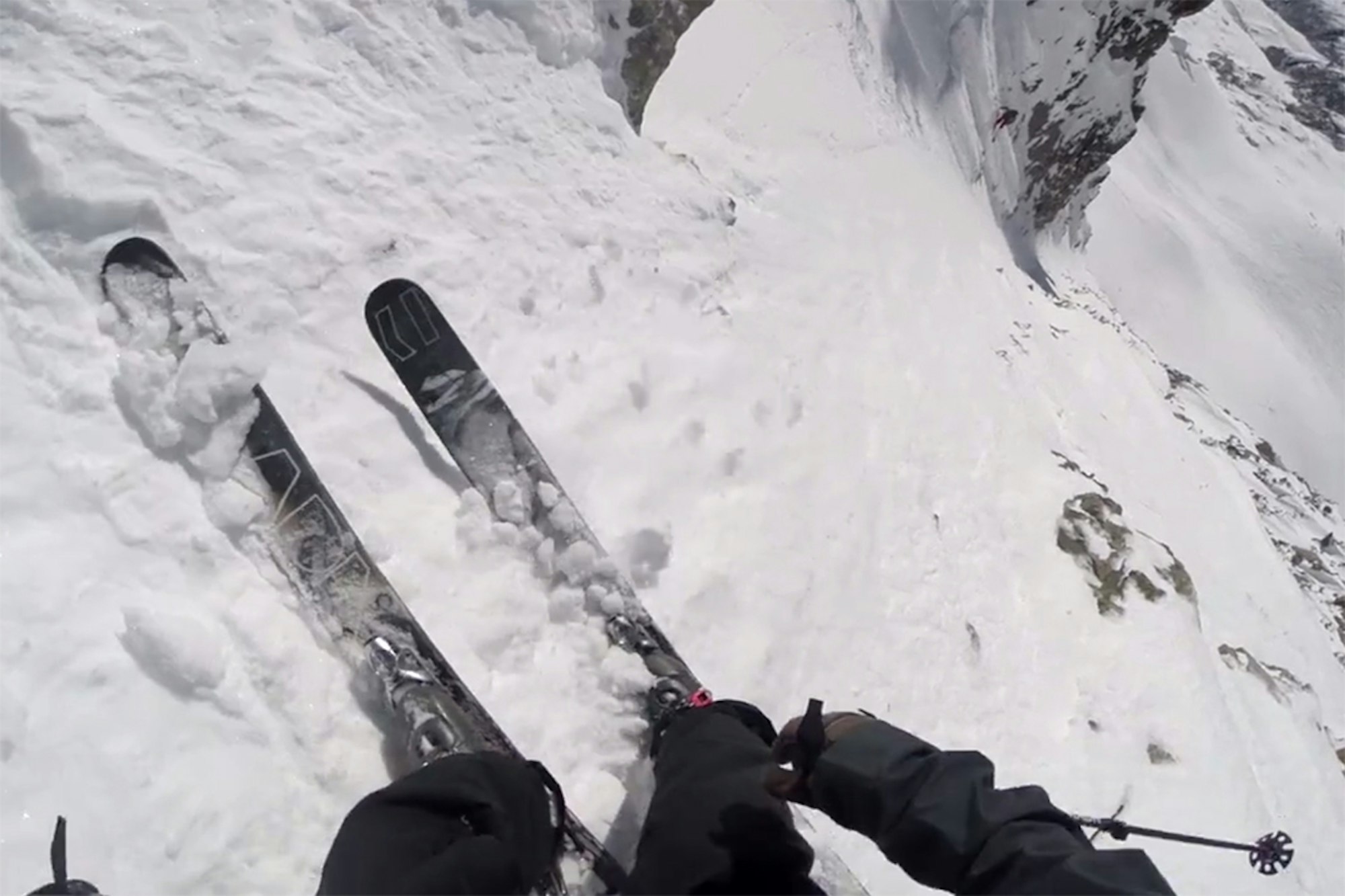 Video: Jacob Wester suffers serious leg injury at Mont Blanc, Chamonix