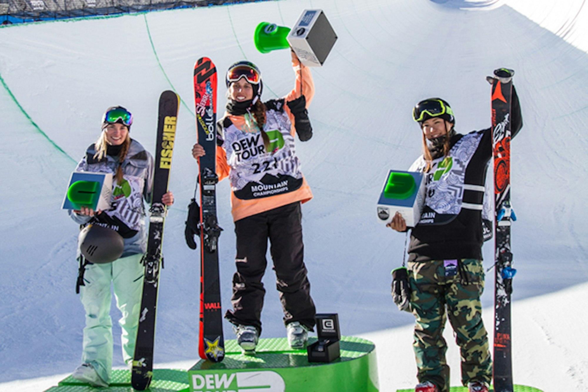 Maddie Bowman claims gold in the 2014 Dew Tour superpipe