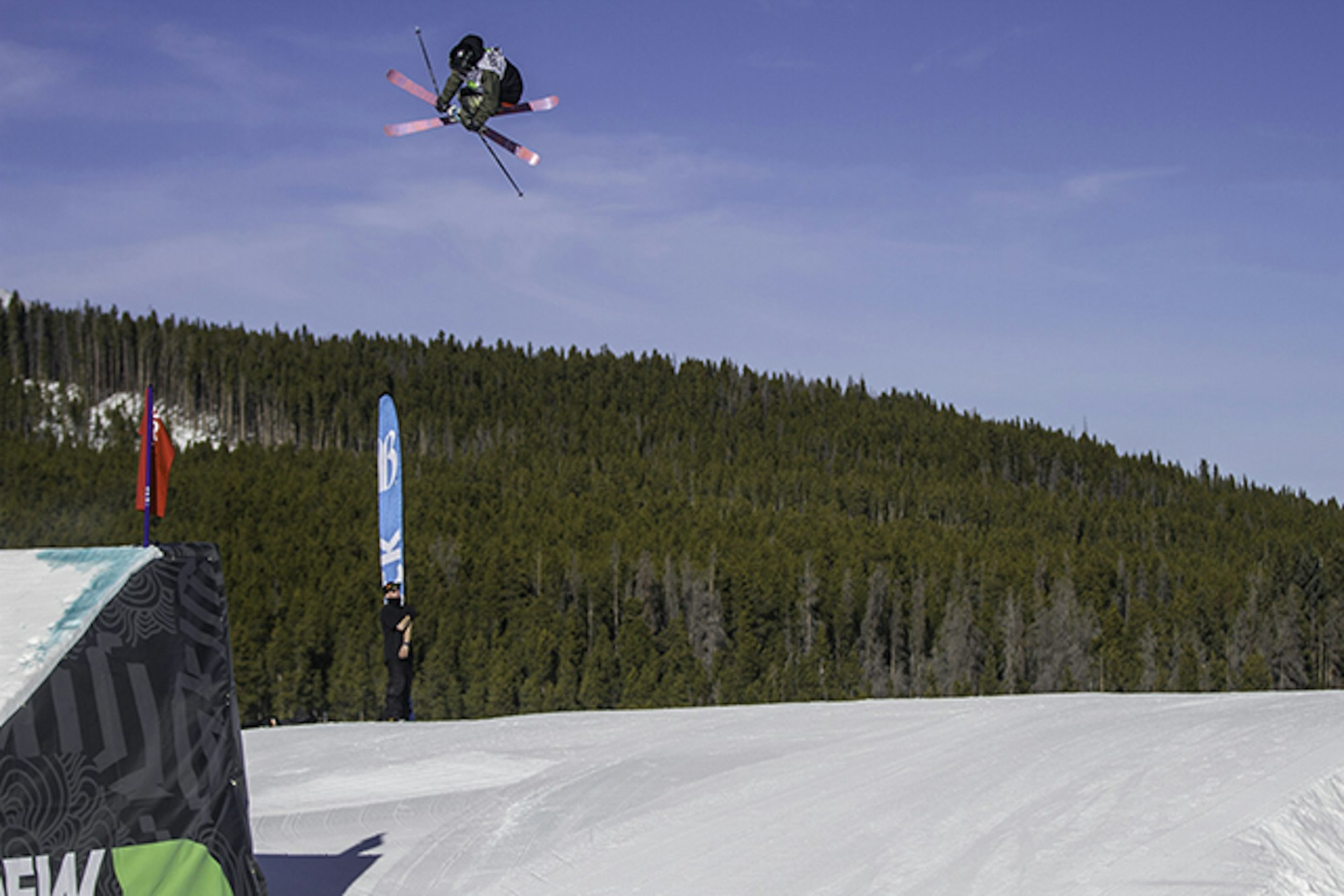 Maggie Voisin claims the top seed in the 2014 Dew Tour women's slopestyle semifinals