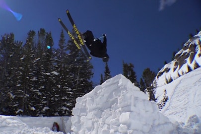 Sammy Winship shreds the deep white stuff and laps the park in 2013-14 season edit