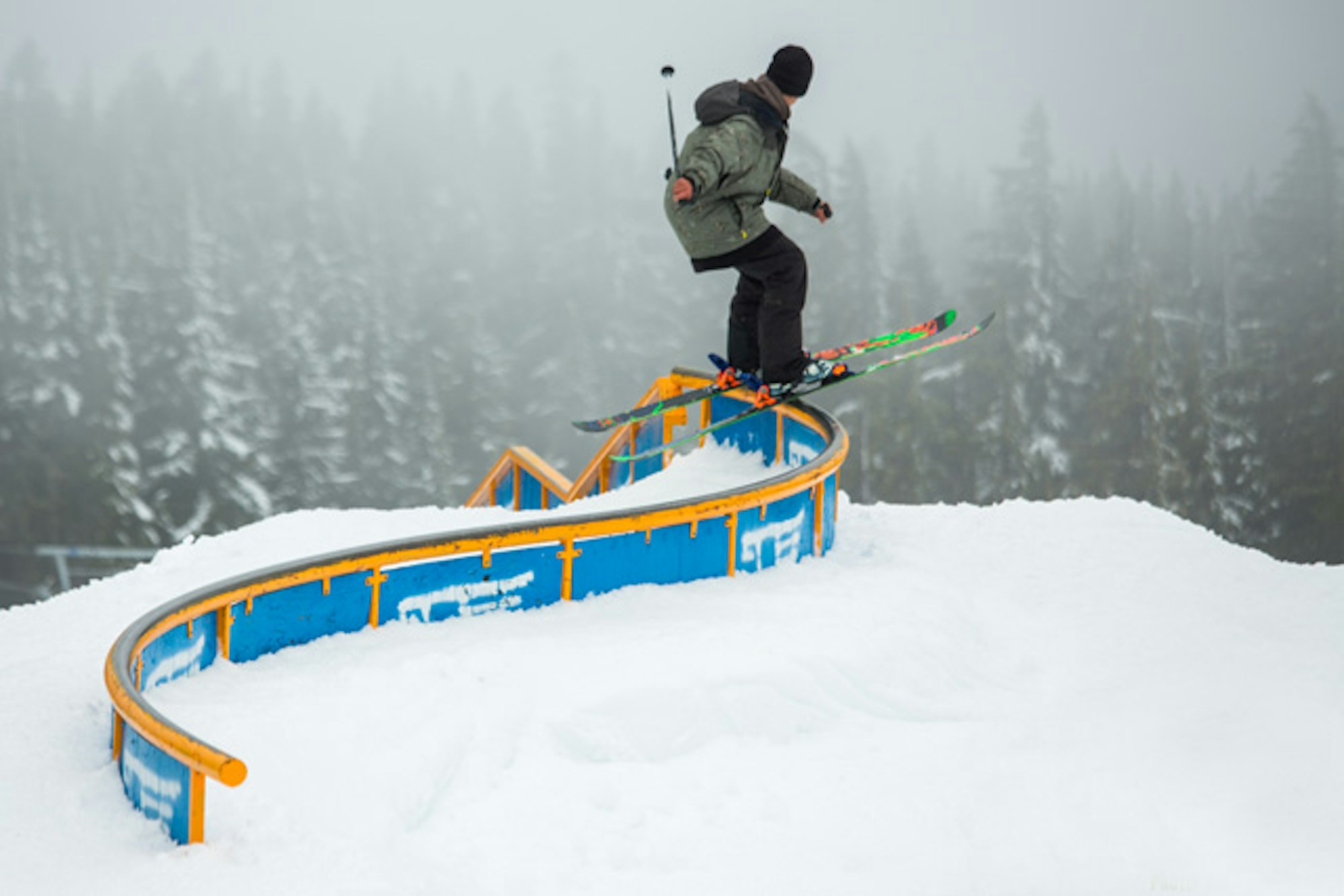 West Coast Session 8 "public day" marked by snow, S-rails, hot dogs
