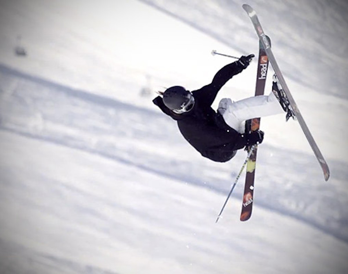 Watch the ladies of Nine Queens bombard the castle at Livigno