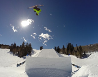 Matt Walker wins men's slopestyle final at 2014 Aspen/Snowmass Freeskiing Open