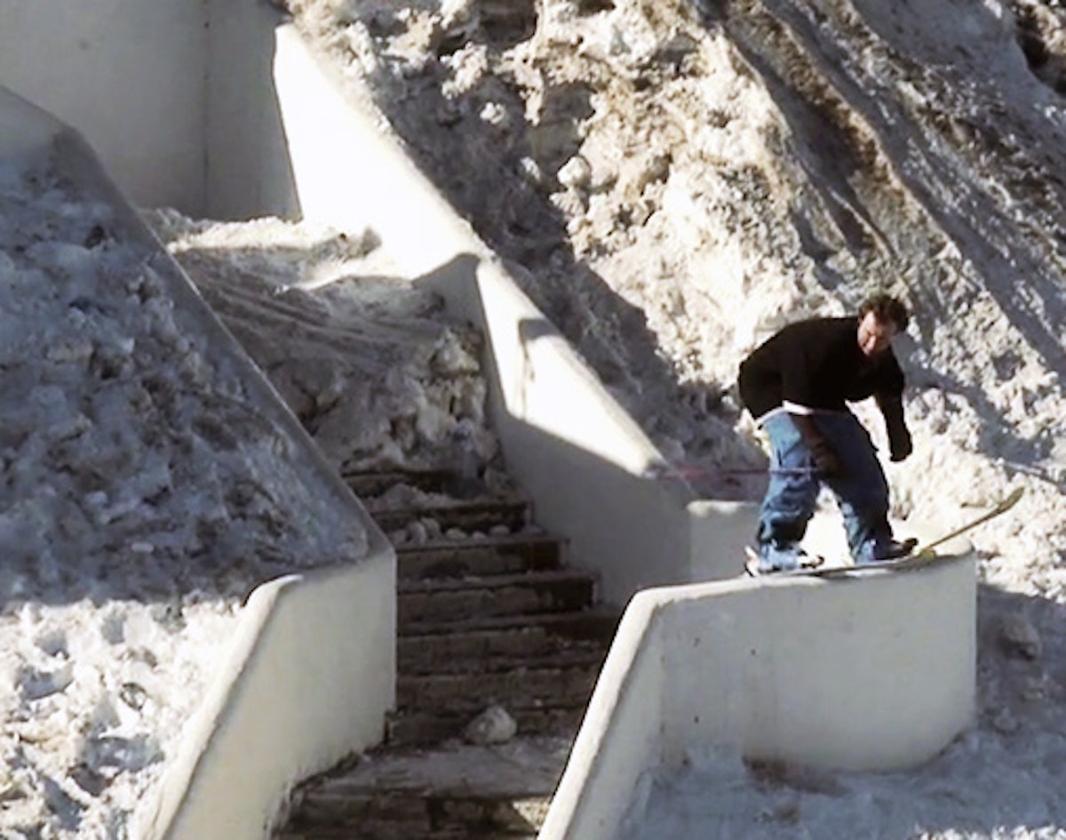 Wallisch, Hornbeck, Dadali shred the streets of Moscow in full segment from "After Dark"