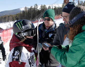 Voisin, VanLaanen top women's qualifiers at Dew Tour