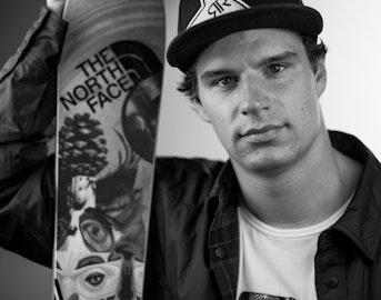 Nick Martini inks three-year deal with Icelantic