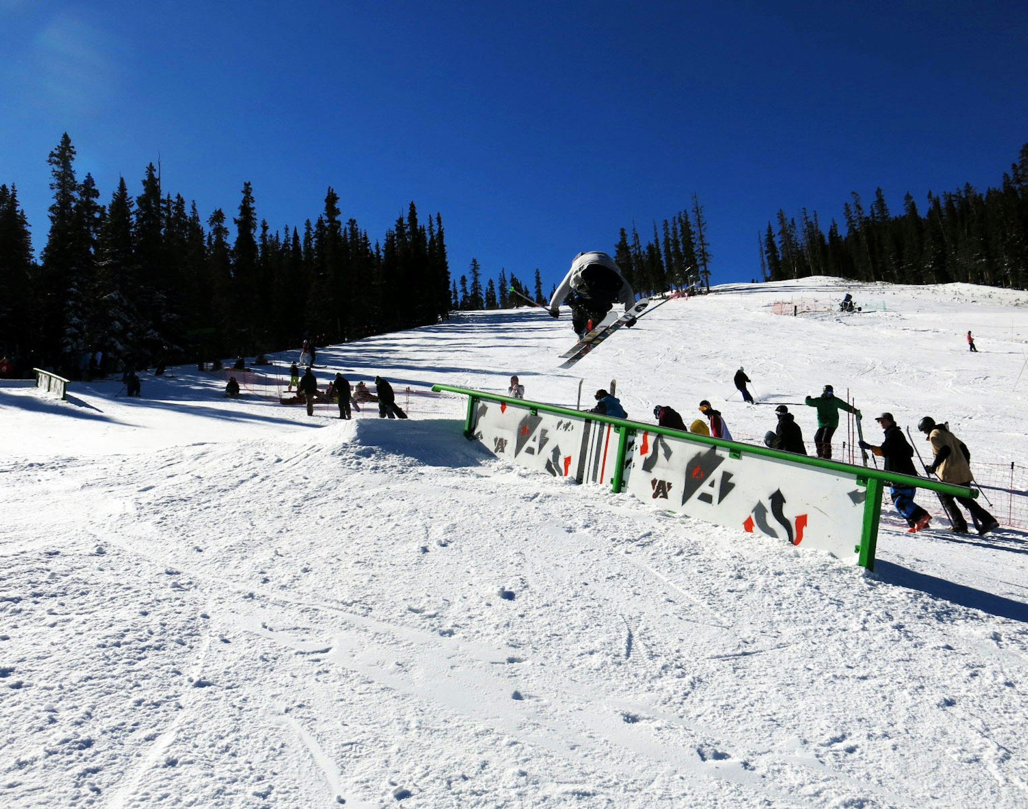 2013/14 ski season kicks off at Arapahoe Basin with blue skies and sunshine
