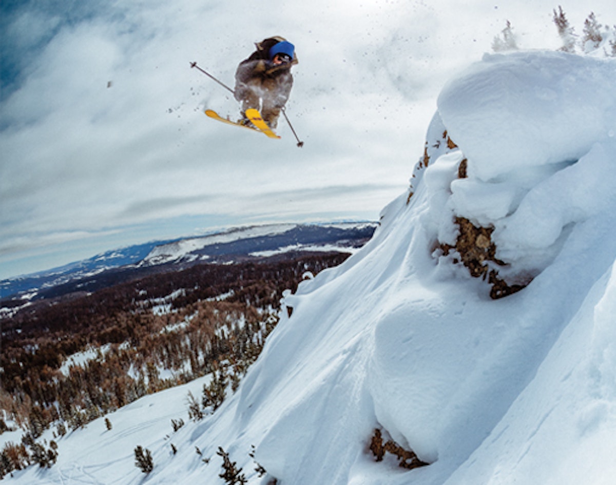 The 2014 Buyer's Guide is now available via newsstands and iTunes