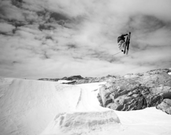 Øystein Bråten shows off effortless style in new edit, "ADDICTED"