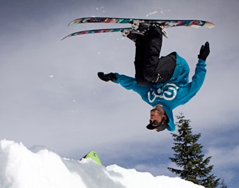 Shay Lee and Sandy Boville star in "Videotrip" trailer