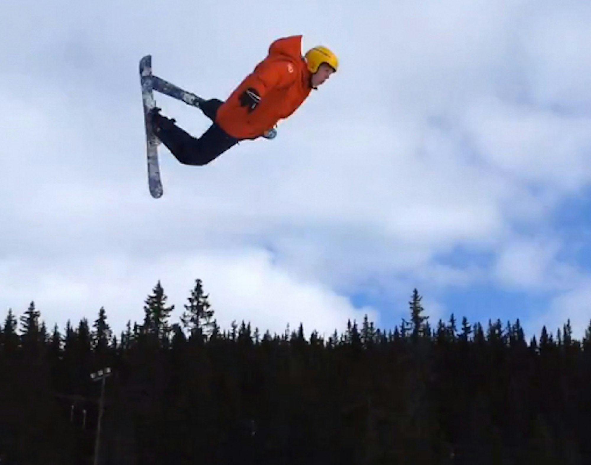 Jump goes wrong for skier in Norway, broken leg the result