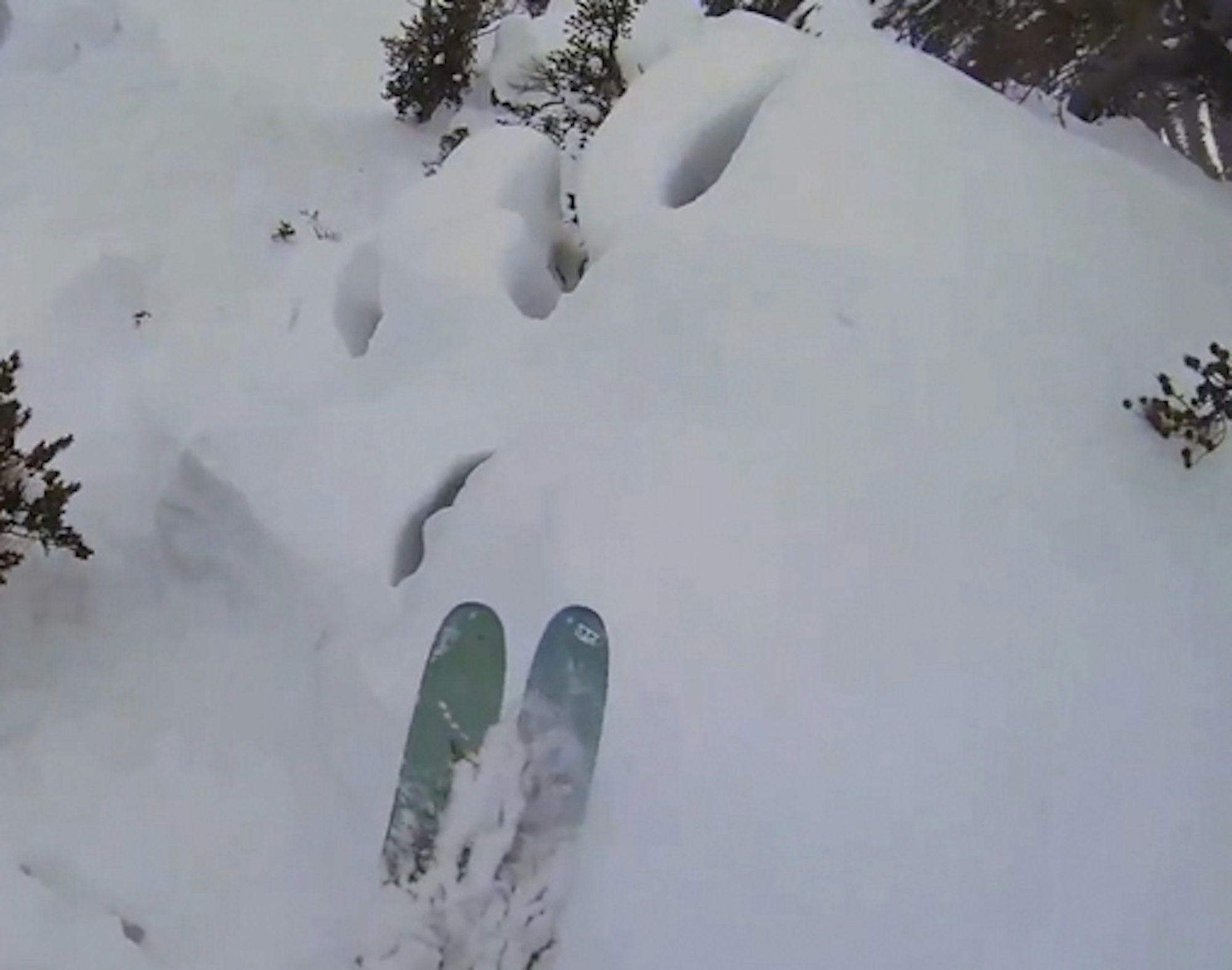 Dylan Siggers skis two impressive lines, 2013 Wrangle the Chute contest