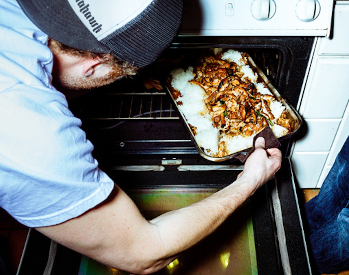 Chefs Nate and Red feed the #FreeskierFest family