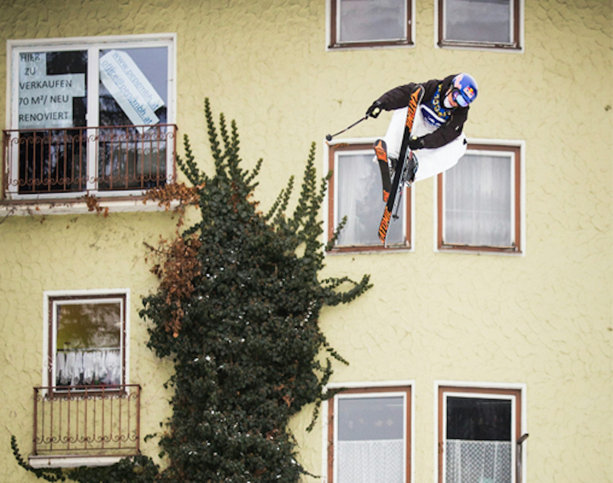 See 30 amazing photographs from 2013 Red Bull Playstreets