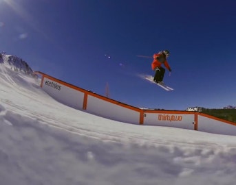 Mammoth Mondays: Bobby Brown and Alex Schlopy shred Main Park