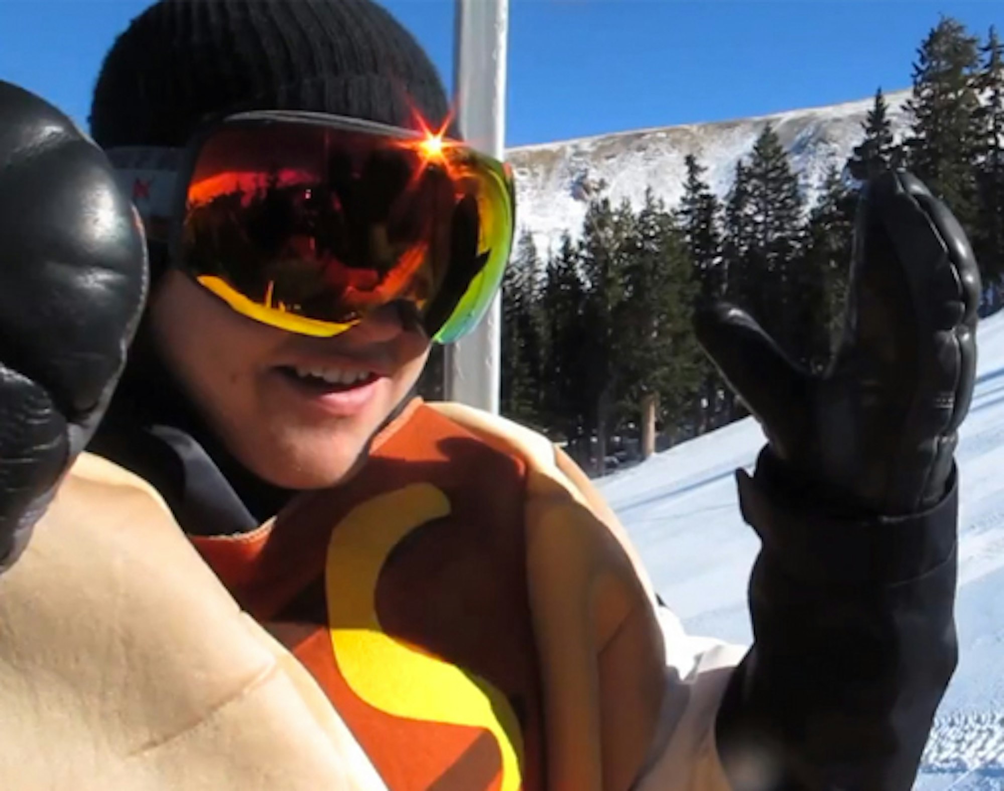 Testing the quick lens changing system of the anon. M2 goggle