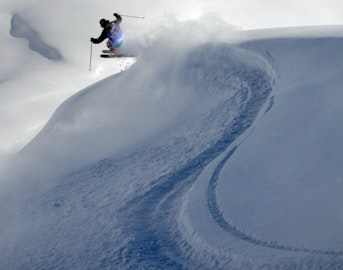 Atomic Skis releases video of its athletes competing at Red Bull Linecatcher