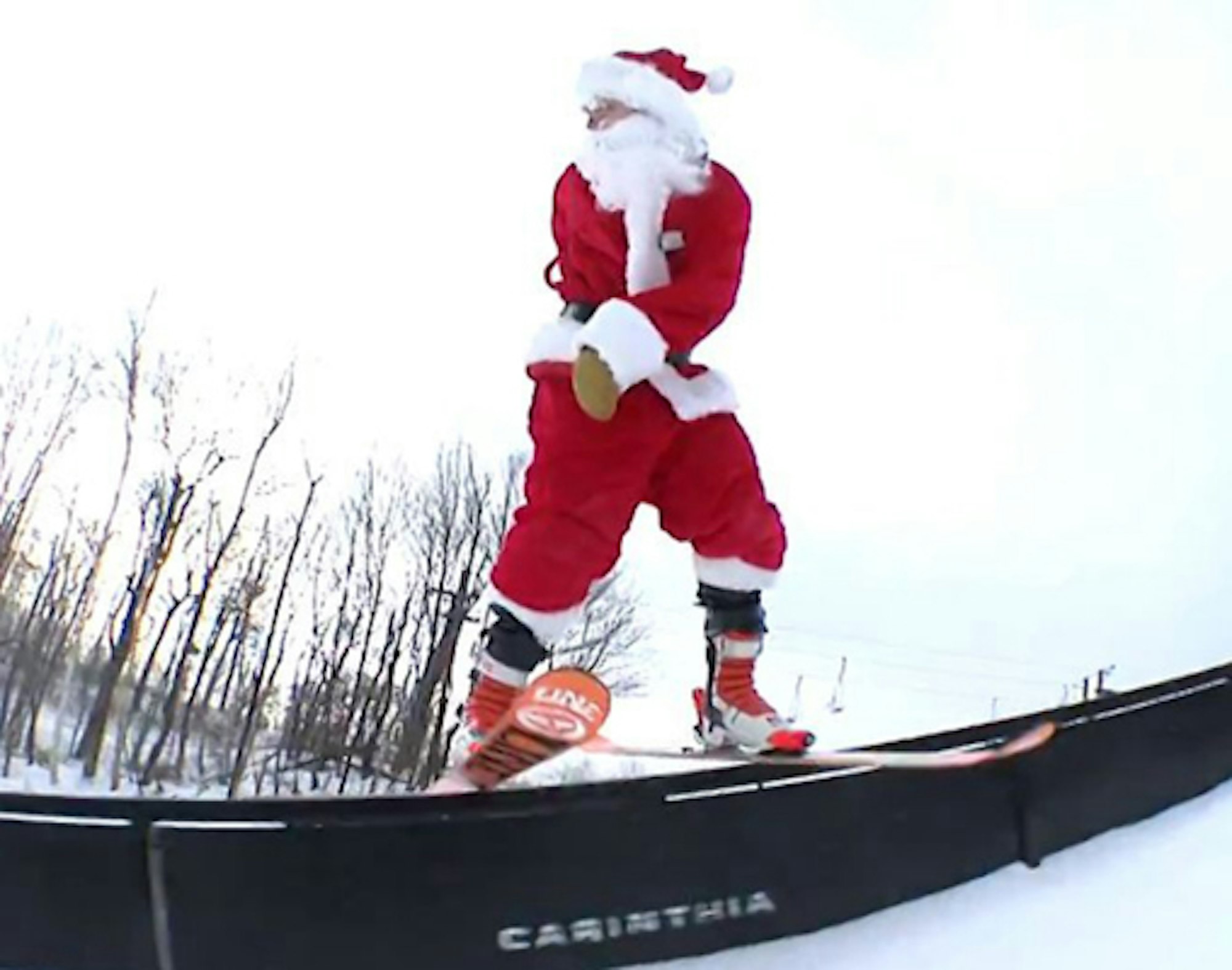 Santa makes a pit stop at Mt. Snow to shred park