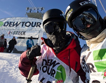 Mike Riddle tops the field at Dew Tour superpipe semifinal