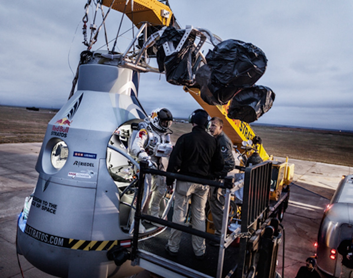 Watch the live feed of Baumgartner's 120,000 foot supersonic freefall
