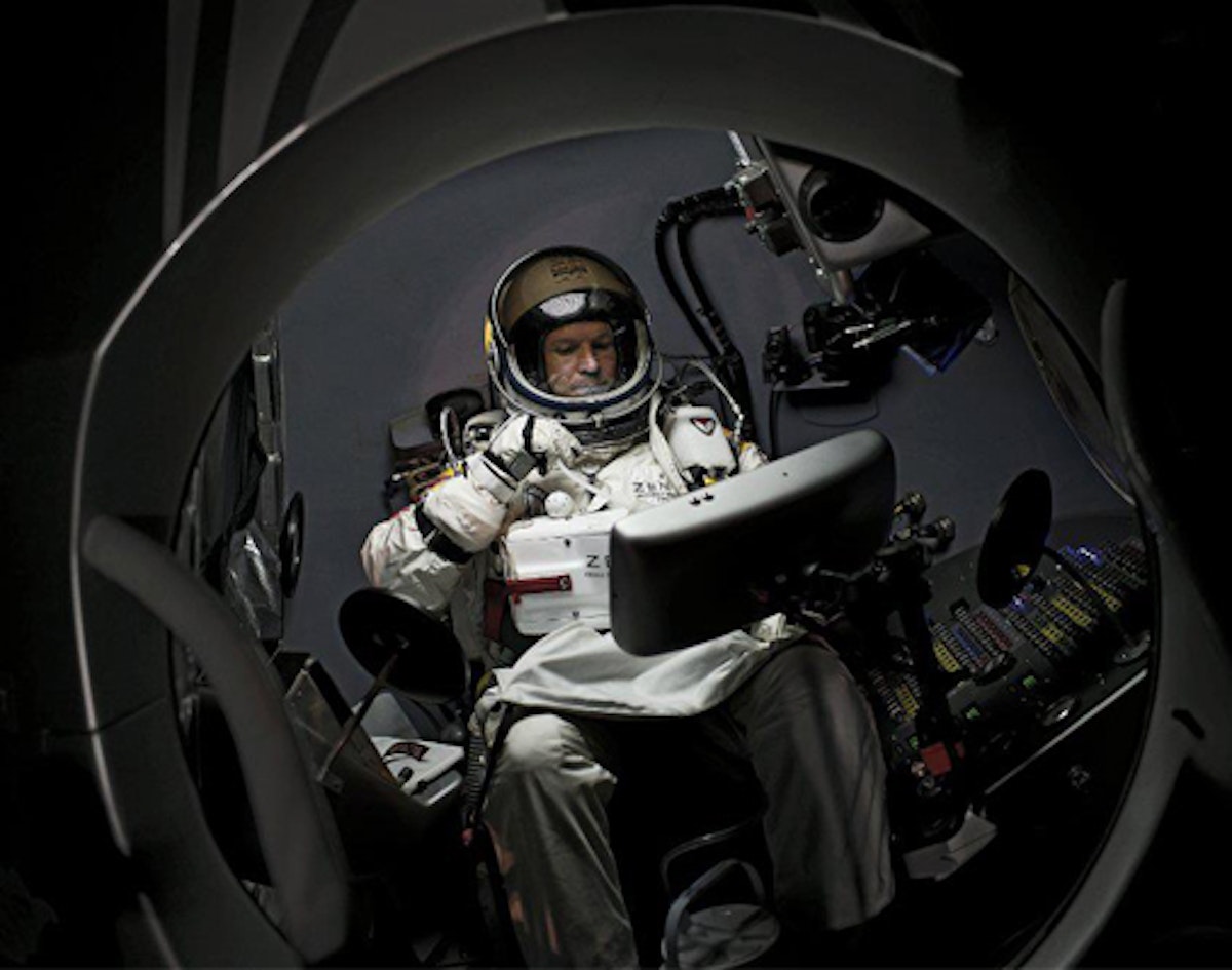 Baumgartner's supersonic freefall postponed until further notice