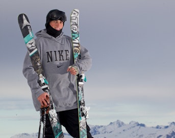 Gus Kenworthy inks deal with Atomic through 2014