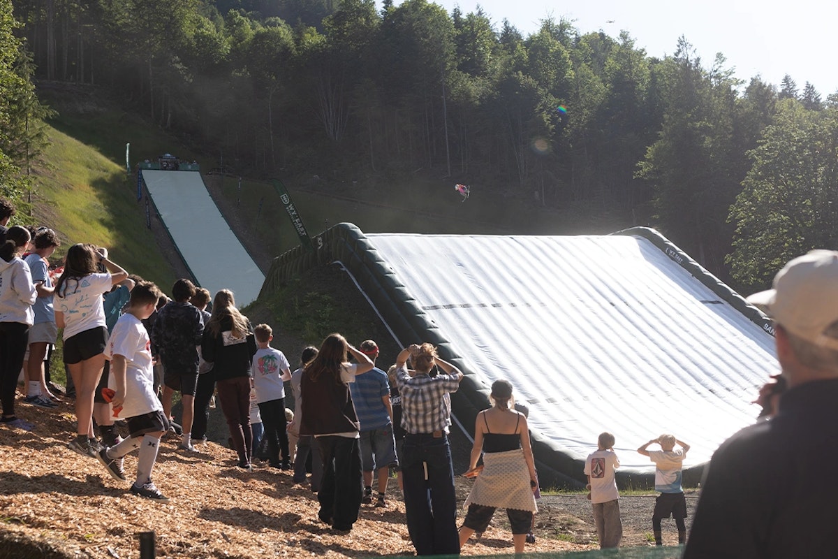 Wy'East Mountain Academy and Shaun White Unveil Largest Airbag in North America